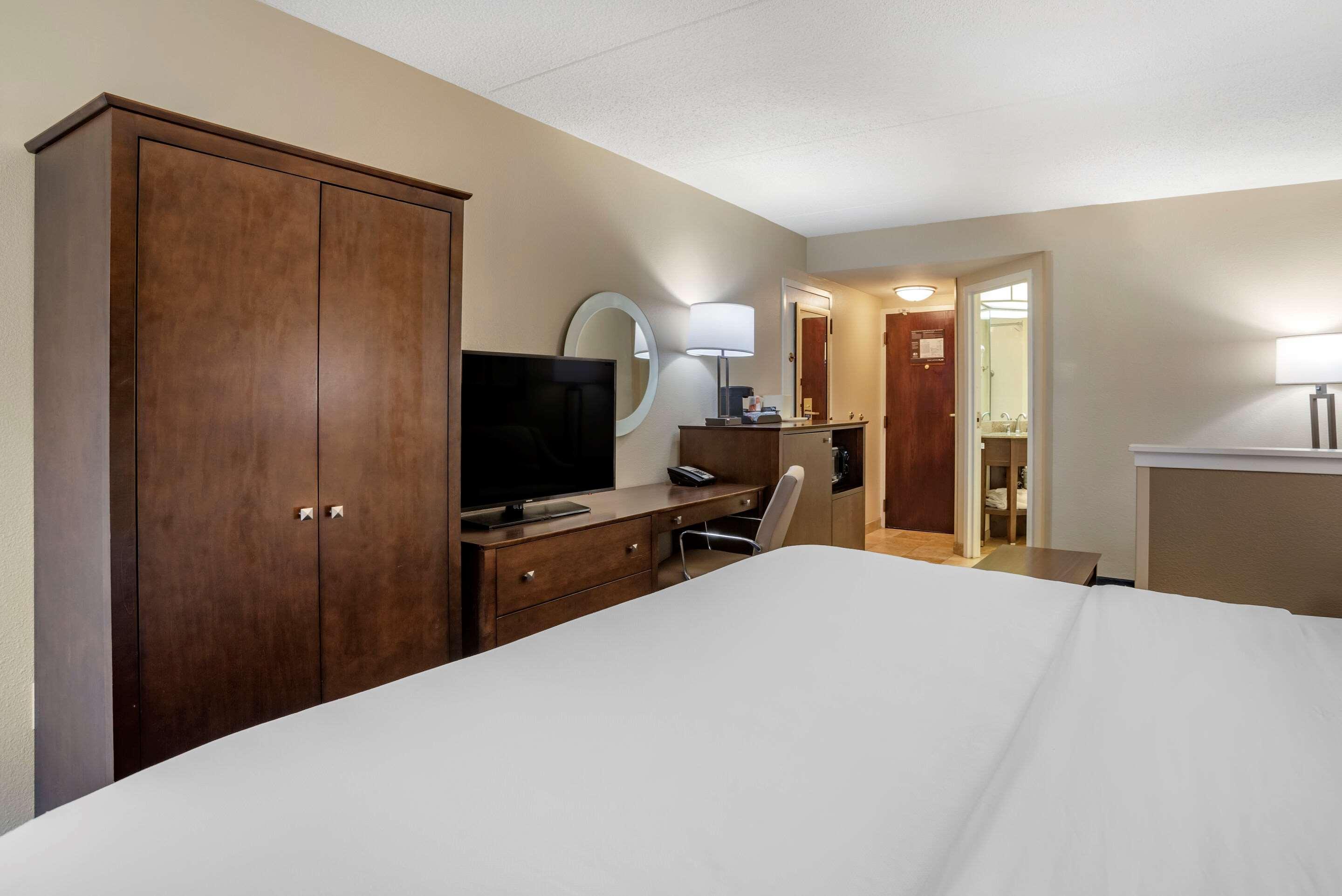 Comfort Inn & Suites Newark - Wilmington Exterior photo