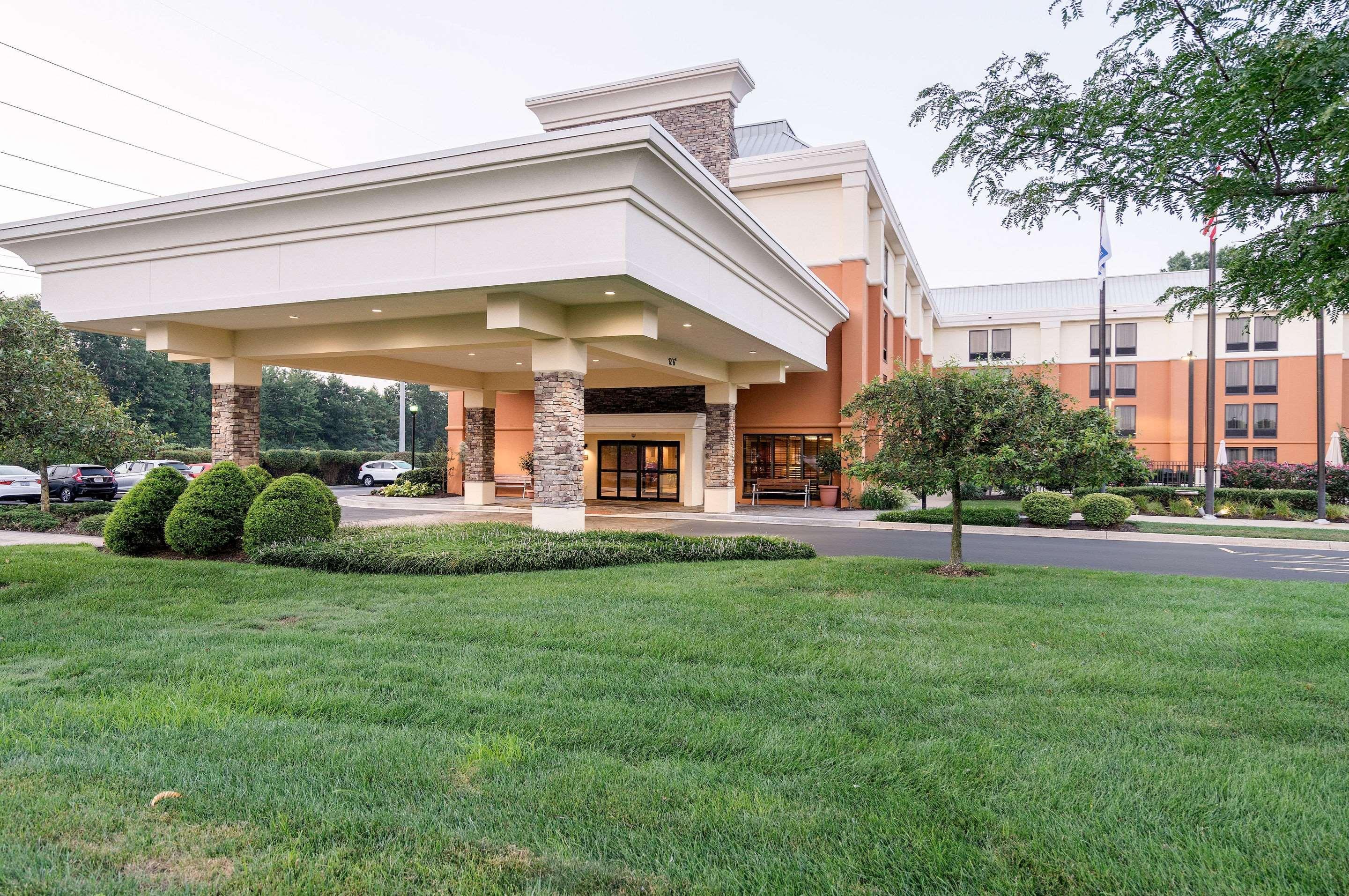 Comfort Inn & Suites Newark - Wilmington Exterior photo